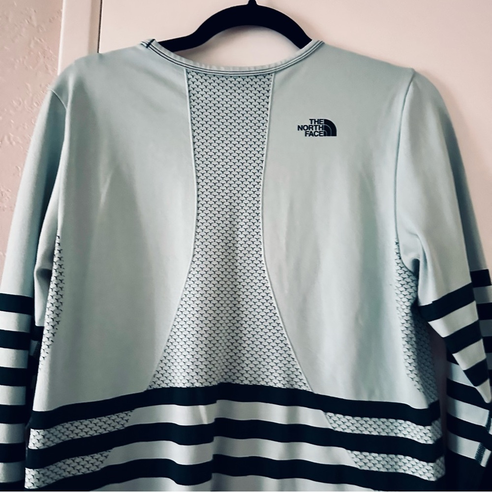 The North Face / Black and Mint Green/ Size XL  Top - Picture 6 of 11